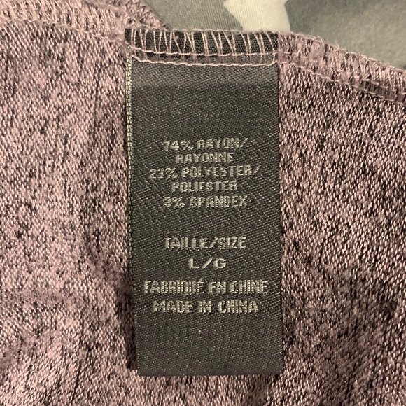 Women’s cold shoulder sweater from Suzy Shier - Picture 5 of 6